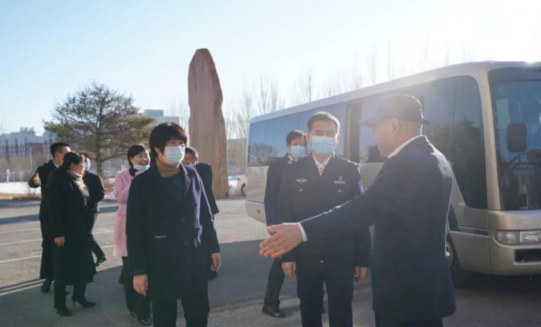 朝陽副市長、市公安局黨委書記、局長趙丕顯帶隊參觀冰河集團